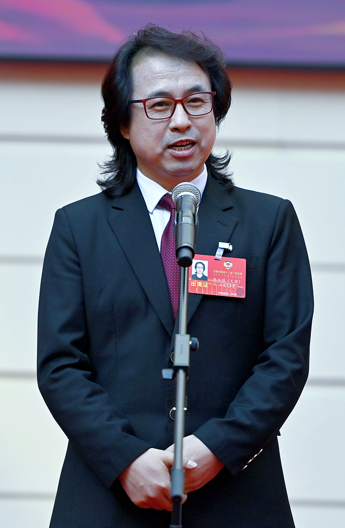 自治區(qū)政協(xié)常委、青年歌唱家張永強(qiáng)