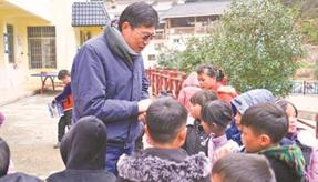 王萬傳：脫貧攻堅路上的“多面手”