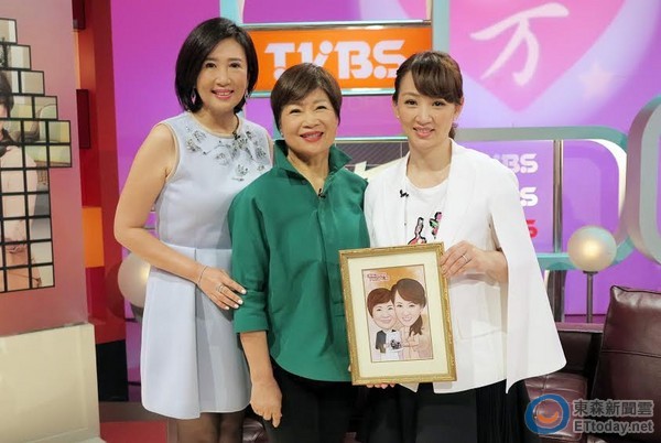 臺灣女星“酒后亂性”在公公面前拍桌 婆婆當場傻眼
